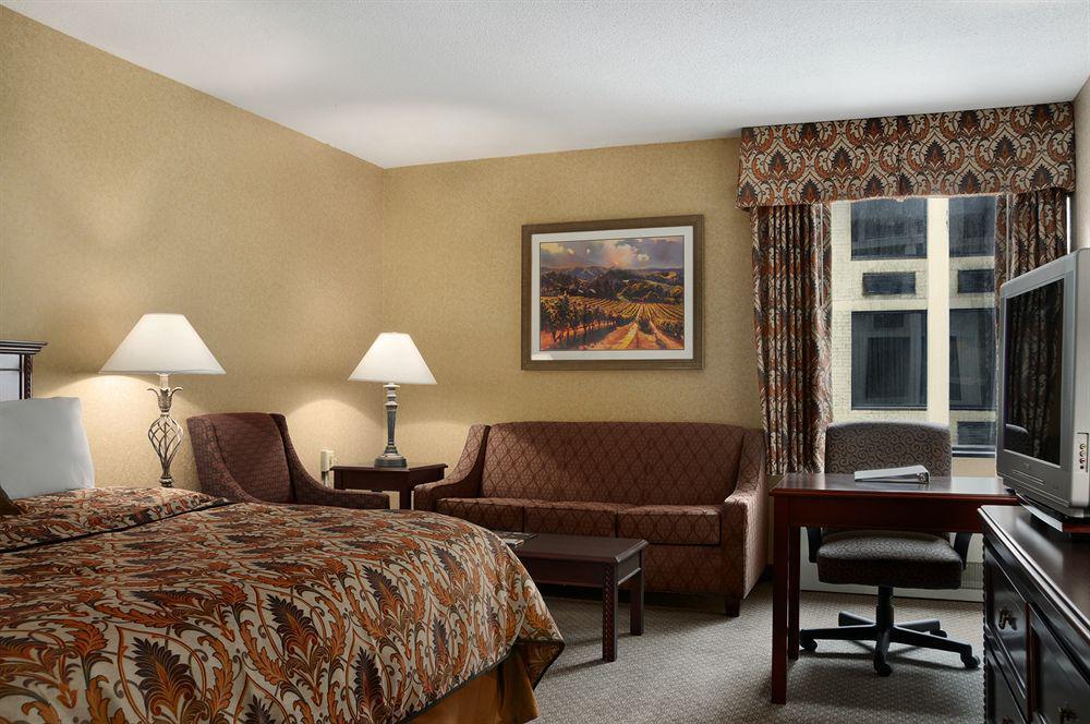 Ramada Plaza Hotel Columbus Pokój zdjęcie